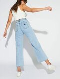 A STREET ALINE CROP JEAN